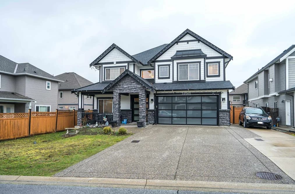 32565 SALSBURY AVENUE, Mission, BC — Residential for Sale - Main Photo