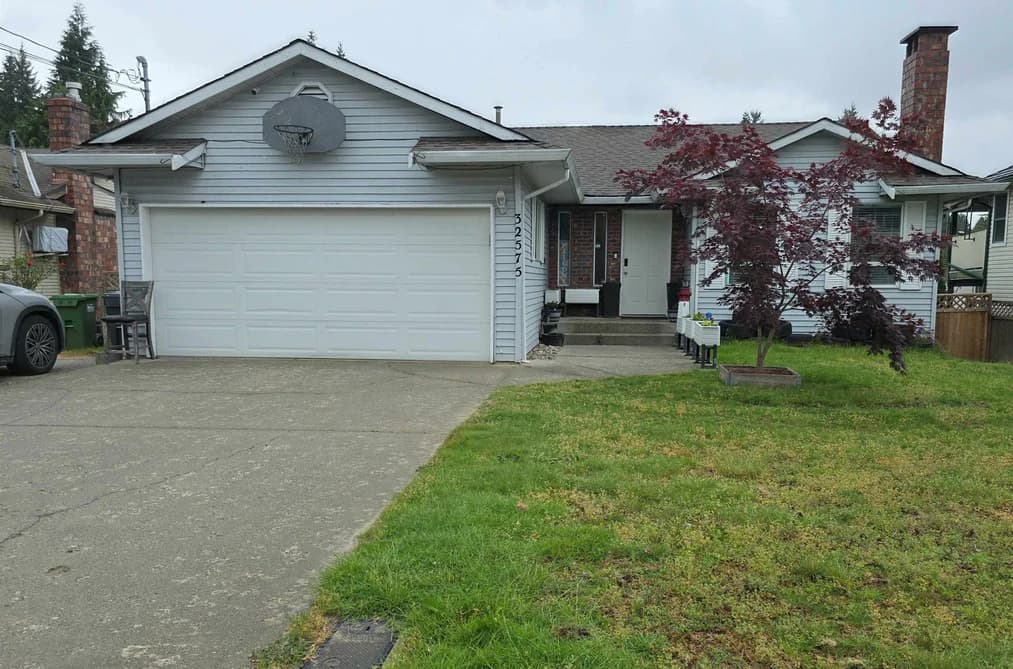 32575 PEARDONVILLE ROAD, Abbotsford, BC — Residential for Sale - Photo 2