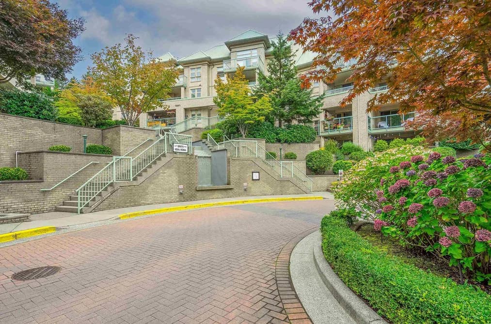 326 301 MAUDE ROAD, Port Moody, BC — Residential for Sale - Photo 2