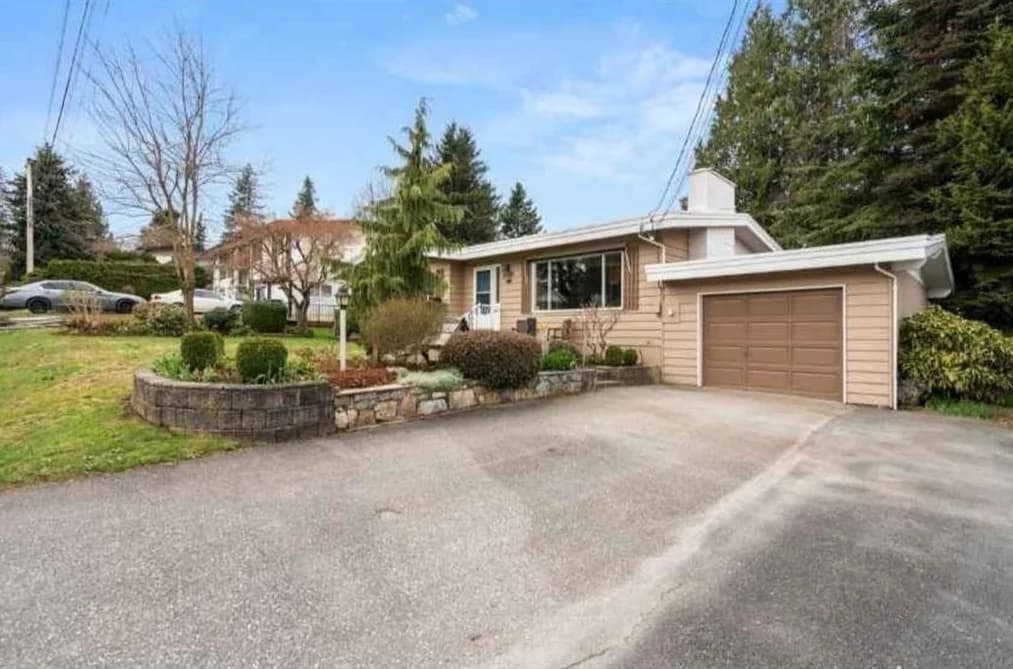 32611 HOLLYWOOD AVENUE, Abbotsford, BC — Residential for Sale - Main Photo