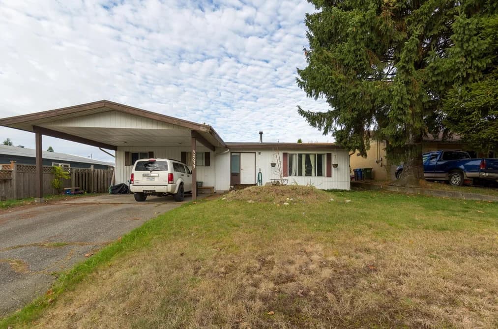 32633 MARSHALL ROAD, Abbotsford, BC — Residential for Sale - Photo 2