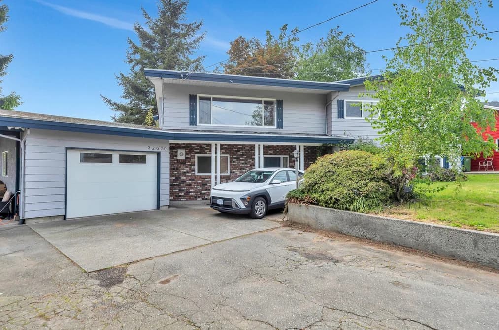 32670 AVALON CRESCENT, Abbotsford, BC — Residential for Sale - Photo 2