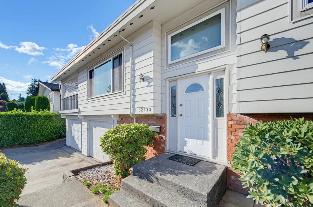32673 BEVAN AVENUE, Abbotsford, BC — Residential for Sale - Photo 2