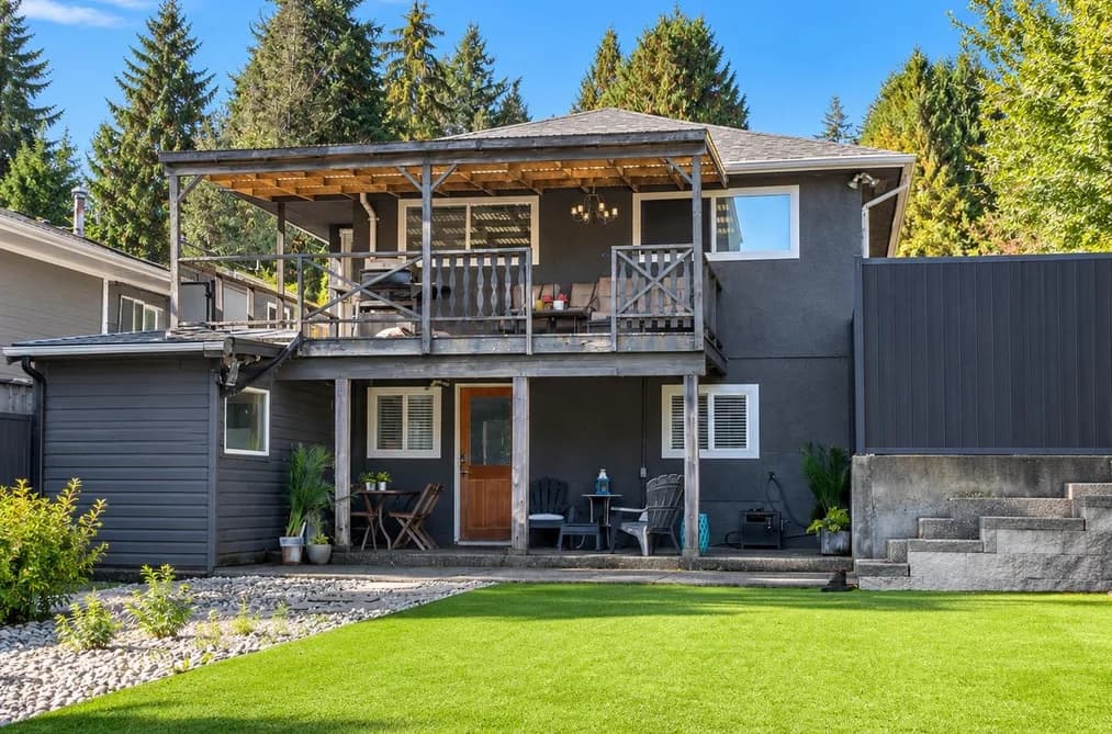 3268 ROYAL AVENUE, North Vancouver, BC — Residential for Sale - Photo 2