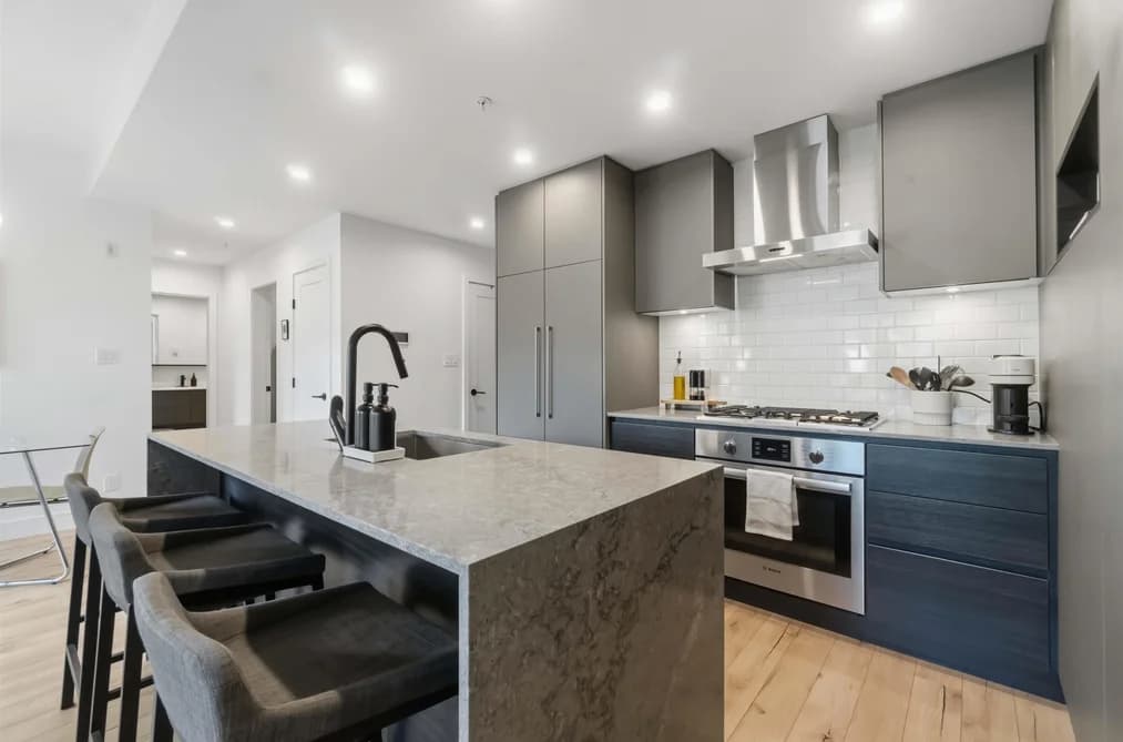 327 3131 MURRAY STREET, Port Moody, BC — Residential for Sale - Main Photo