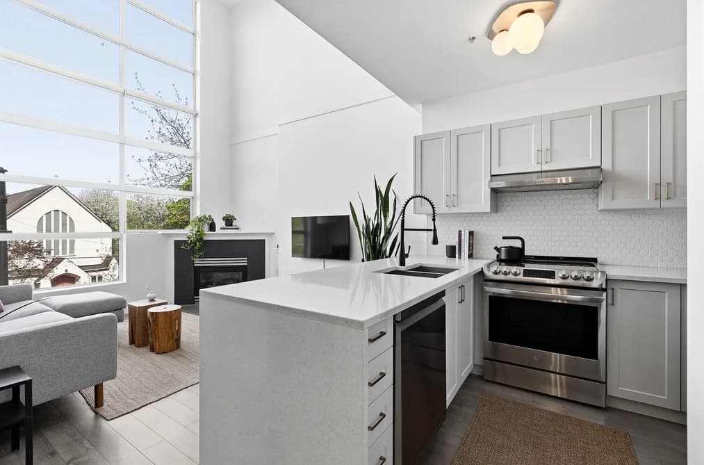 418 E BROADWAY, Vancouver, BC — Residential for Sale - Main Photo