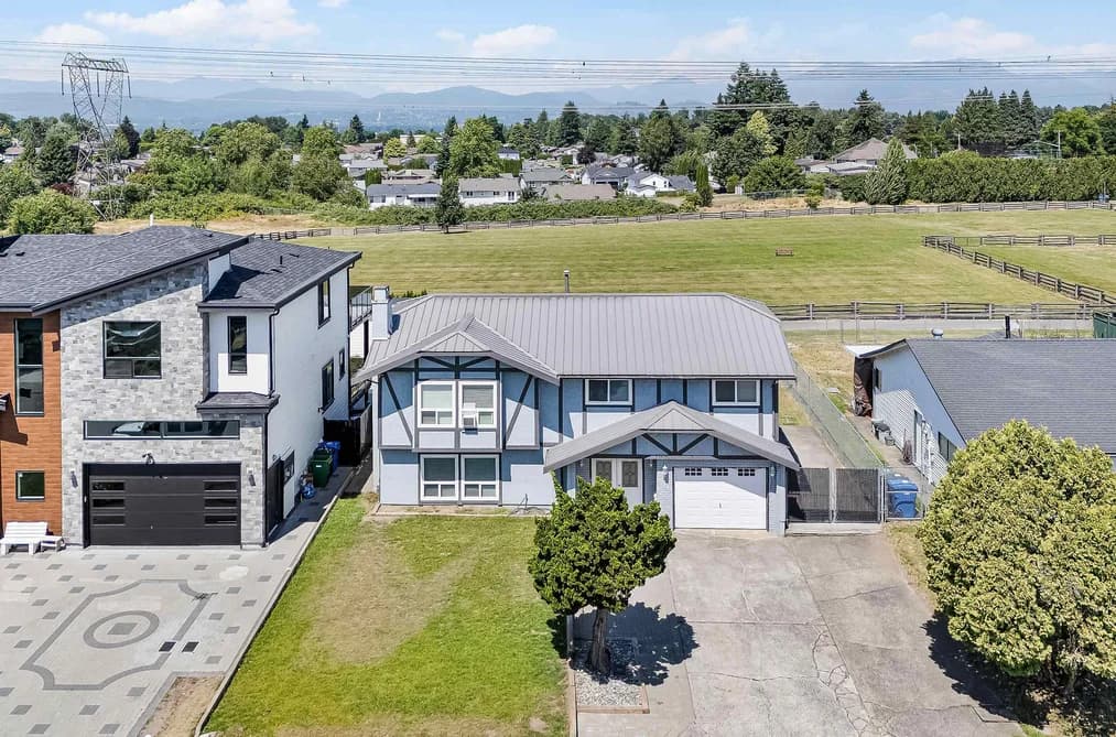 32745 OKANAGAN DRIVE, Abbotsford, BC — Residential for Sale - Photo 2