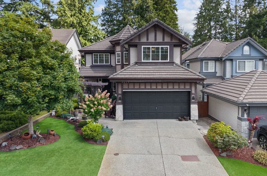 3277 CHARTWELL GRN, Coquitlam, BC — Residential for Sale - Main Photo