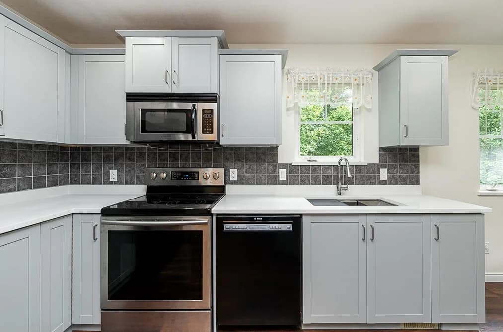 328 3000 RIVERBEND DRIVE, Coquitlam, BC — Residential for Sale - Photo 2