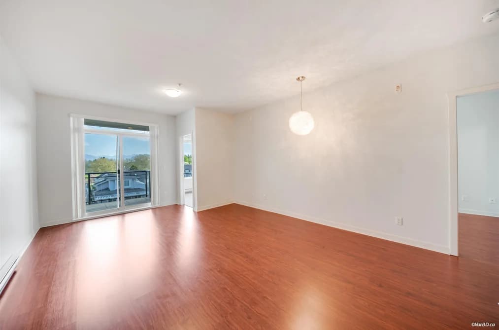 329 2239 KINGSWAY, Vancouver, BC — Residential for Sale - Photo 2