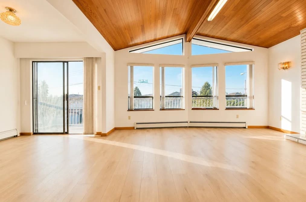 3292 E 43RD AVENUE, Vancouver, BC — Residential for Sale - Photo 2