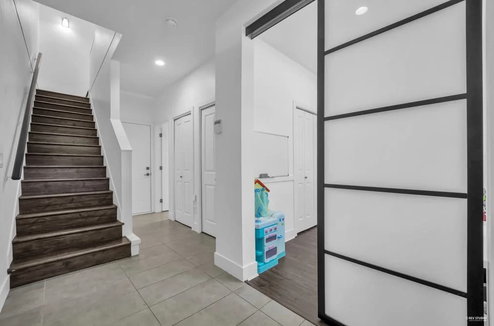 33 1299 COAST MERIDIAN ROAD, Coquitlam, BC — Residential for Sale - Photo 2