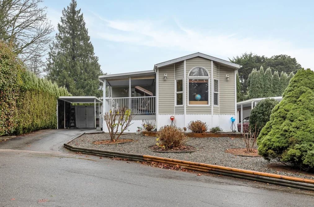 33 2035 MARTENS STREET, Abbotsford, BC — Residential for Sale - Photo 2