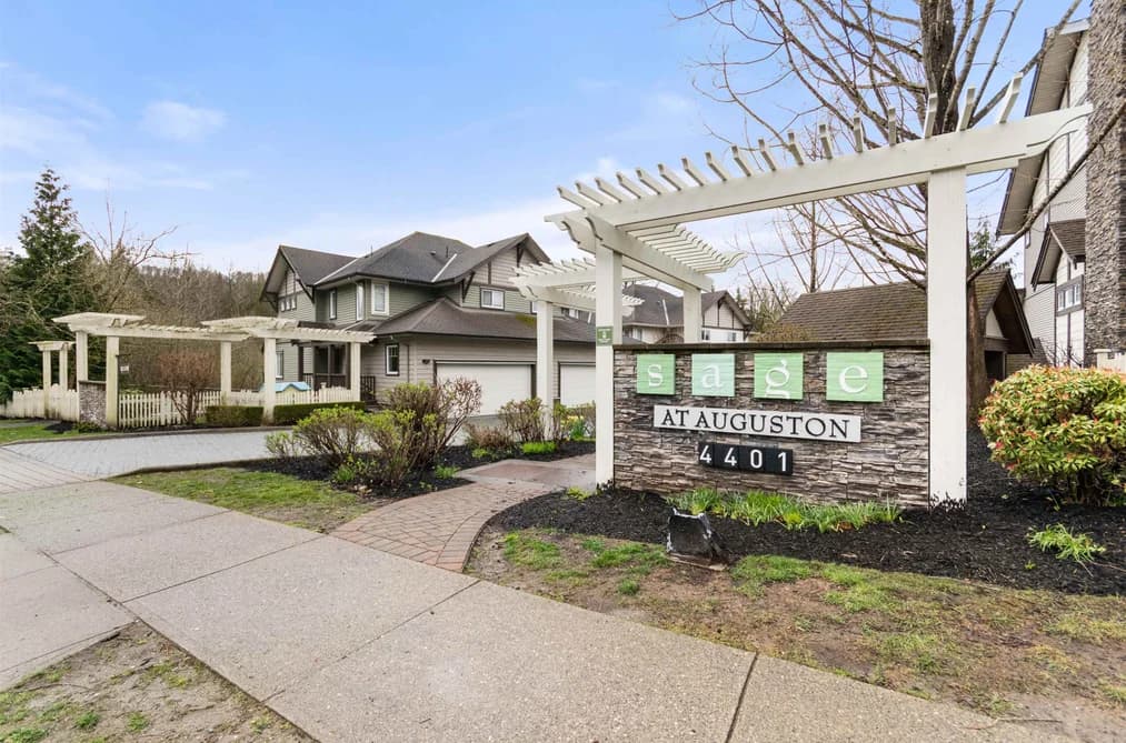 33 4401 BLAUSON BOULEVARD, Abbotsford, BC — Residential for Sale - Main Photo