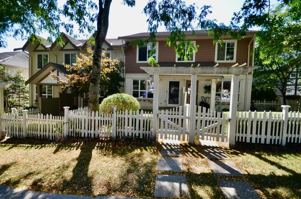 33 4401 BLAUSON BOULEVARD, Abbotsford, BC — Residential for Sale - Photo 2