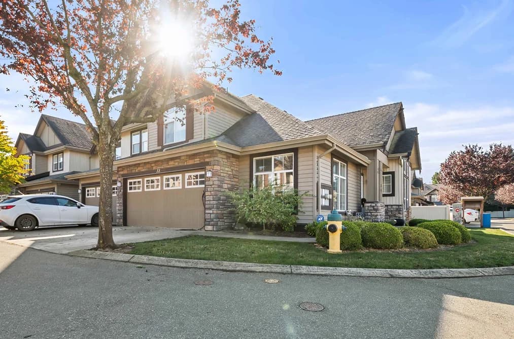 33 6577 SOUTHDOWNE PLACE, Chilliwack, BC — Residential for Sale - Main Photo