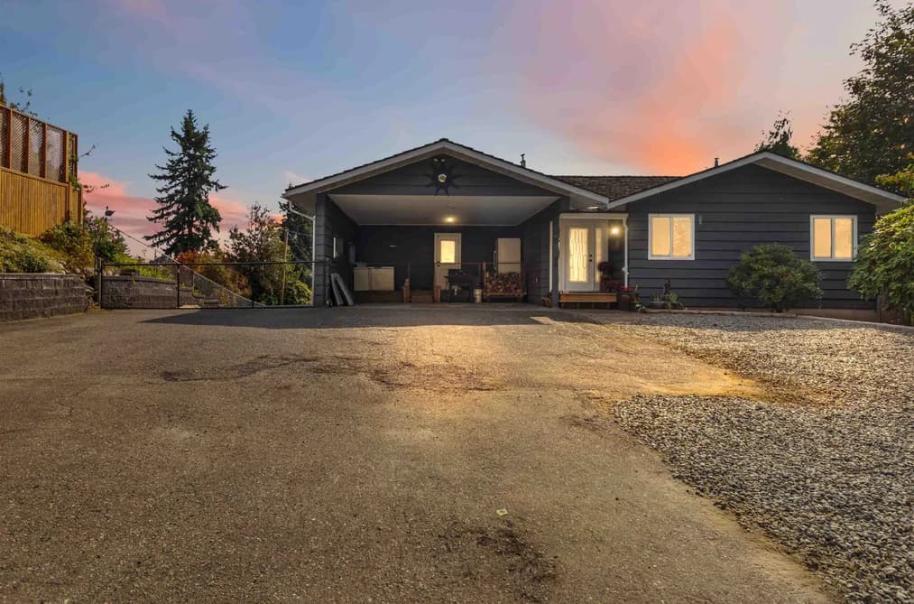 33017 14TH AVENUE, Mission, BC — Residential for Sale - Main Photo