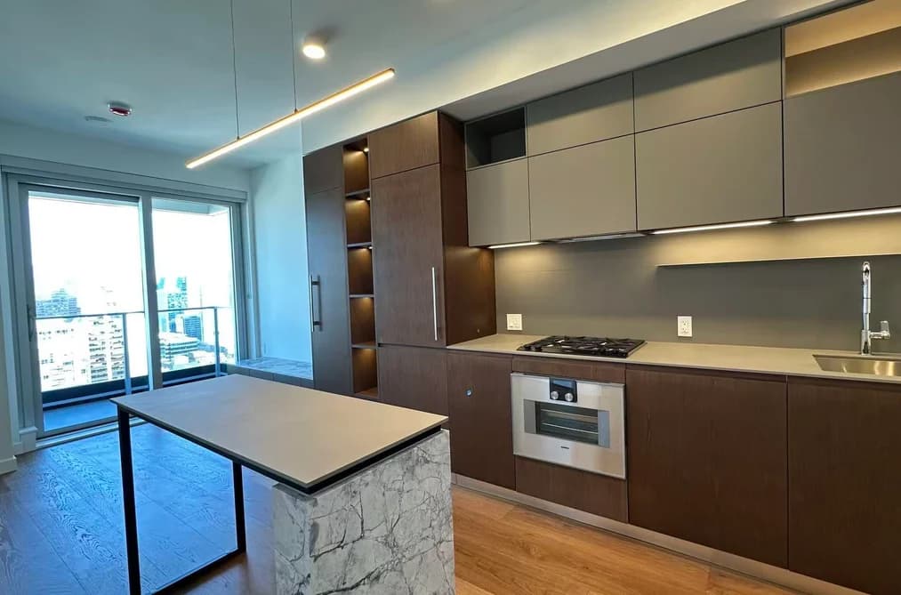 3302 - 1277 Hornby Street, Vancouver, BC - MLS: R3180098 - Photo 2 3302 - 1277 Hornby Street, Vancouver, BC - MLS: R3180098 - Photo 2