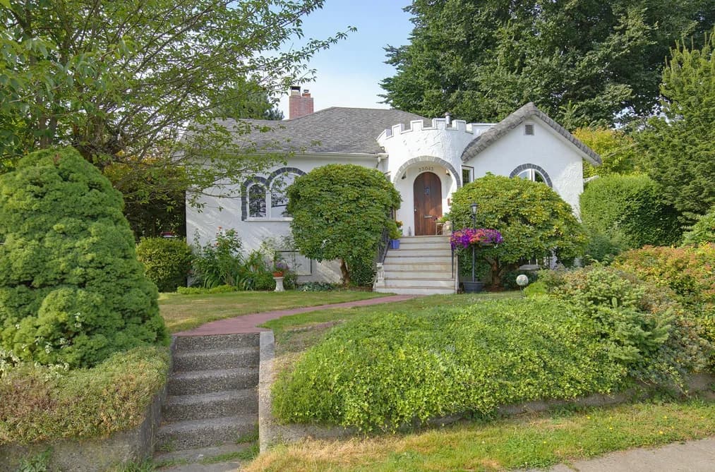 33043 4TH AVENUE, Mission, BC — Residential for Sale - Main Photo