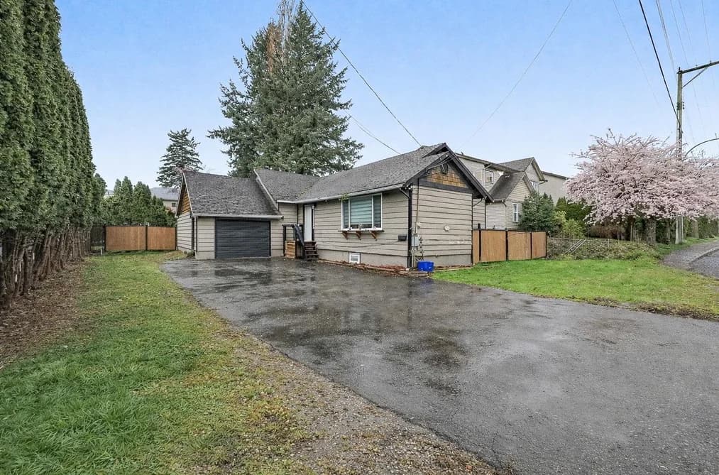 33056 CHERRY AVENUE, Mission, BC — Residential for Sale - Photo 2
