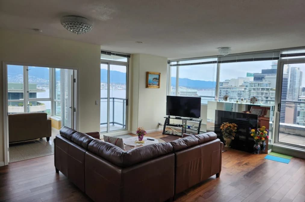 3307 1328 W PENDER STREET, Vancouver, BC — Residential for Sale - Photo 2
