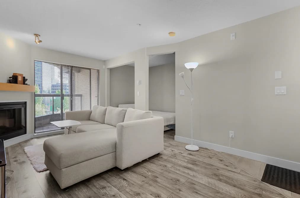 331 10838 CITY PARKWAY, Surrey, BC — Residential for Sale - Photo 2