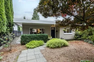 331 E 24th St, North Vancouver, BC - MLS: R3175796