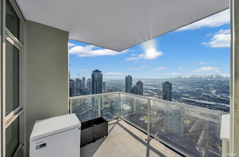 3311 4168 LOUGHEED HIGHWAY, Burnaby, BC — Residential for Sale - Photo 2