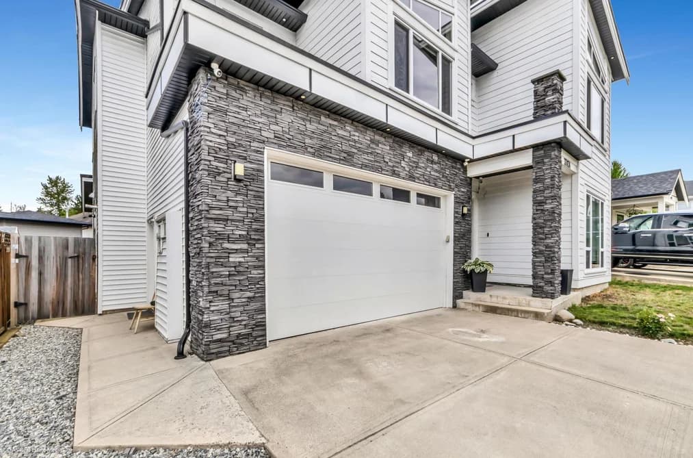 33131 BENEDICT BOULEVARD, Mission, BC — Residential for Sale - Photo 2