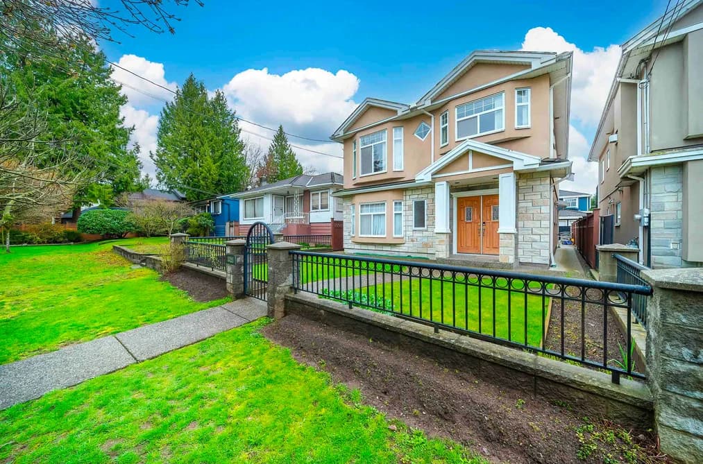 3320 E 43RD AVENUE, Vancouver, BC — Residential for Sale - Main Photo