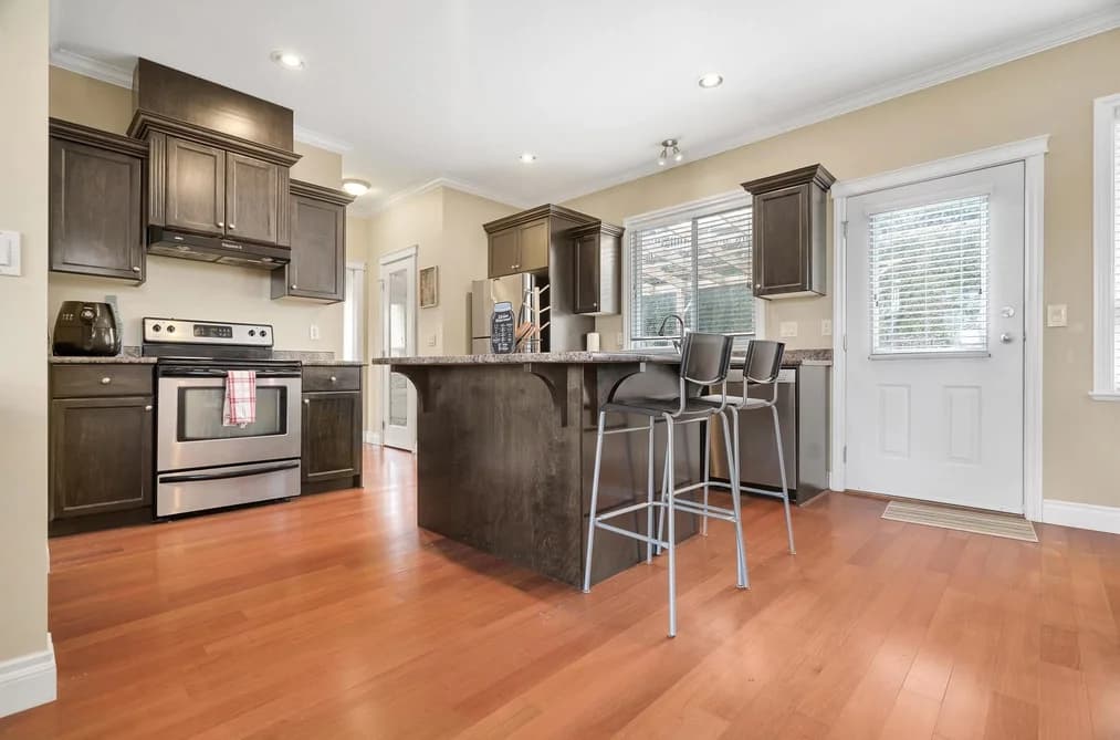 33382 FRANKLIN AVENUE, Abbotsford, BC — Residential for Sale - Photo 2