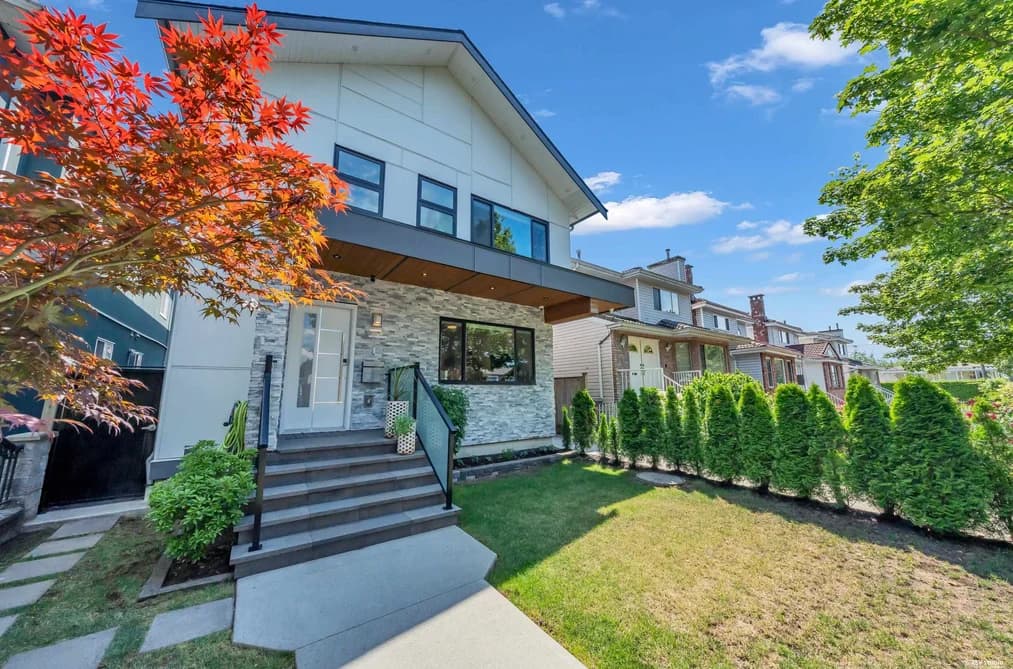 3342 E 24TH AVENUE, Vancouver, BC — Residential for Sale - Photo 2