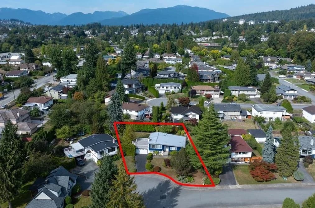 3345 CARDINAL DRIVE, Burnaby, BC — Residential for Sale - Photo 2