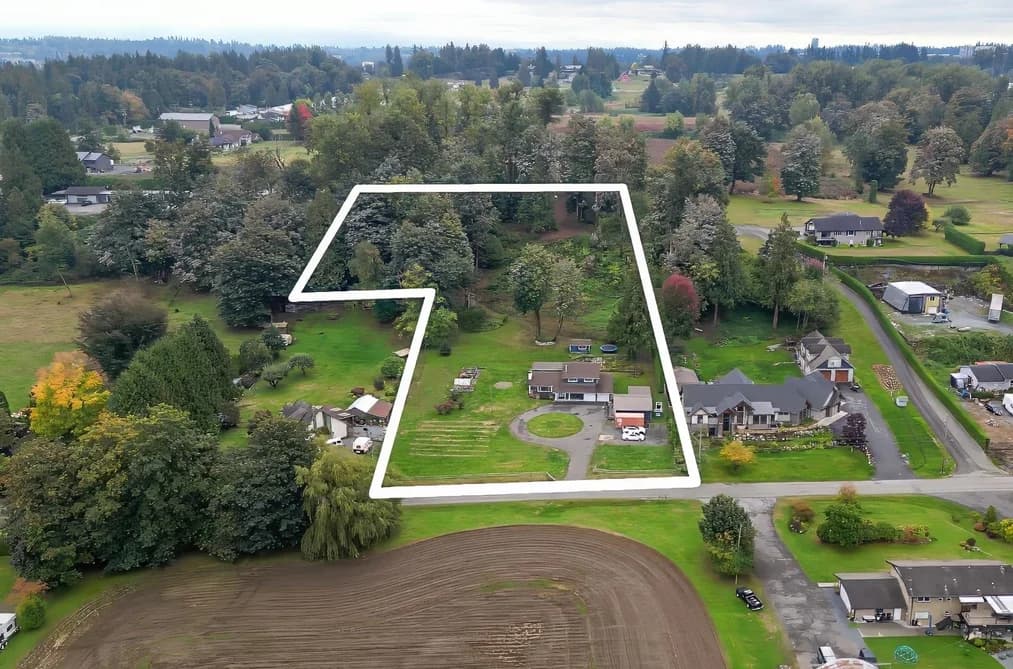 33456 CLAYBURN ROAD, Abbotsford, BC — Residential for Sale - Photo 2