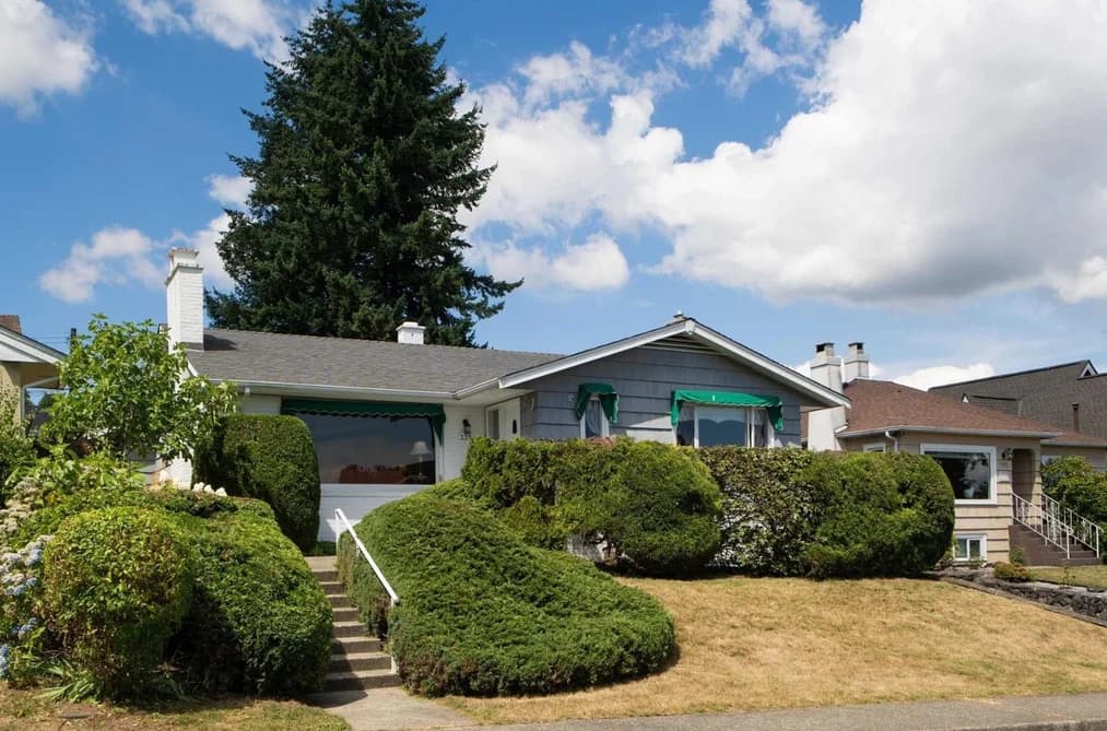 335 CHURCHILL AVENUE, New Westminster, BC — Residential for Sale - Main Photo