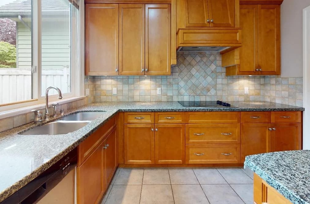 3351 POINT AVENUE, Richmond, BC — Residential for Sale - Photo 2