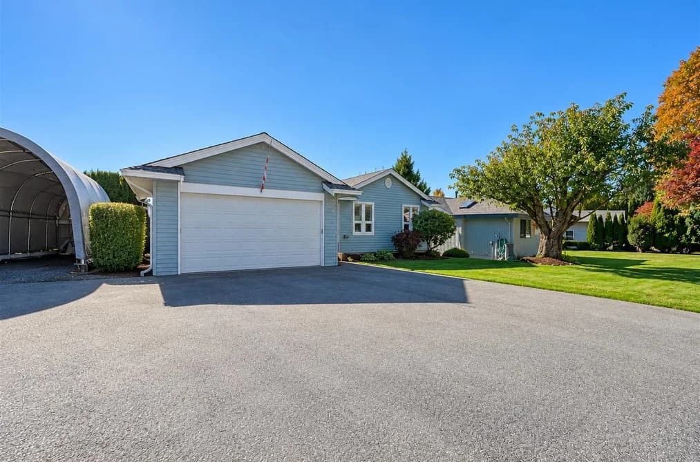 33522 BLUEBERRY DRIVE, Mission, BC — Residential for Sale - Photo 2