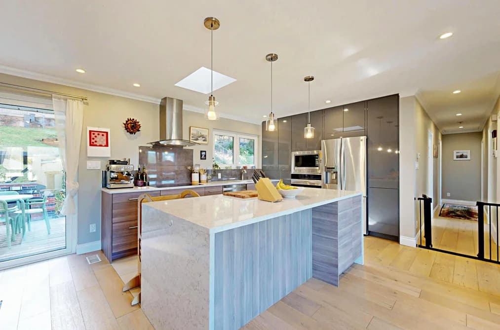 3363 VIEWMOUNT PLACE, Port Moody, BC — Residential for Sale - Photo 2
