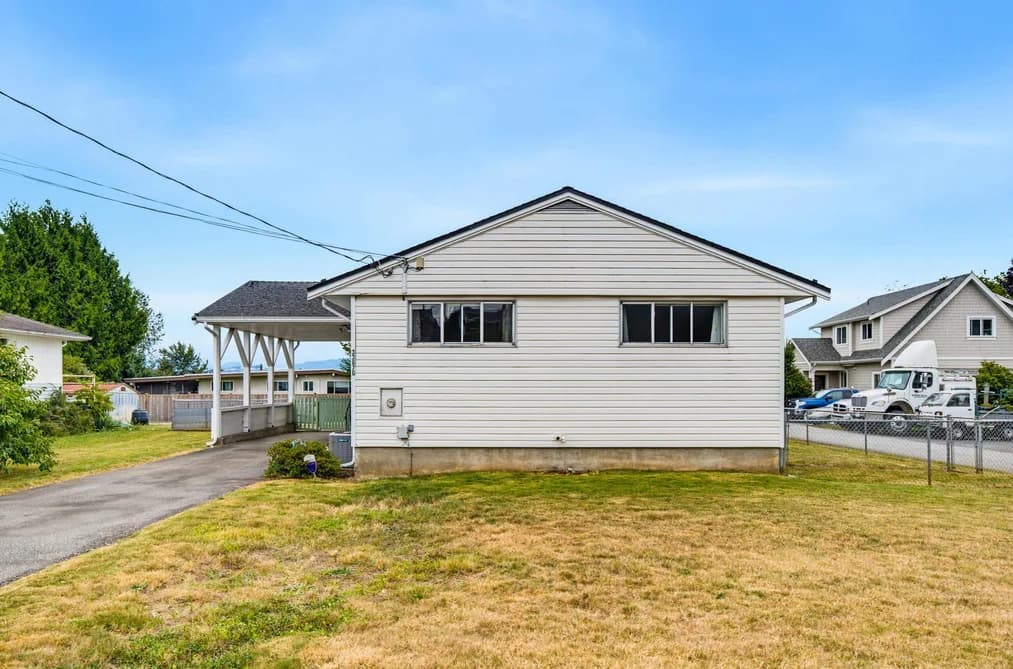 33676 5 AVENUE, Mission, BC — Residential for Sale - Photo 2