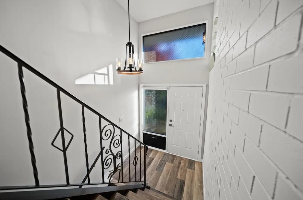 338 W 21ST STREET, North Vancouver, BC — Residential for Sale - Photo 2