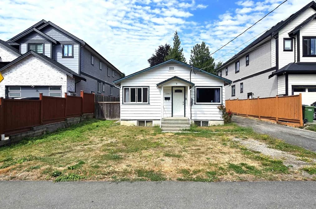 33817 MAYFAIR AVENUE, Abbotsford, BC — Residential for Sale - Photo 2