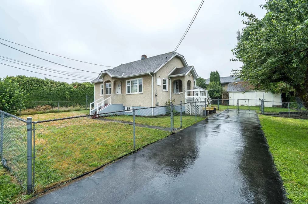 33884 MAYFAIR AVENUE, Abbotsford, BC — Residential for Sale - Photo 2