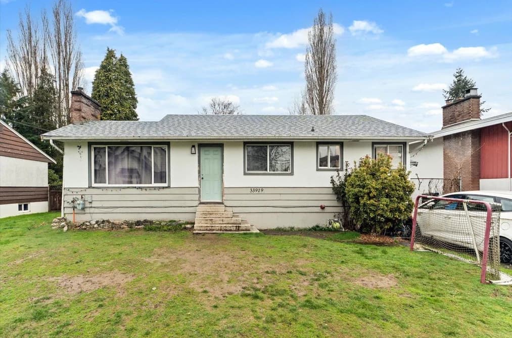 33919 VICTORY BOULEVARD, Abbotsford, BC — Residential for Sale - Photo 2