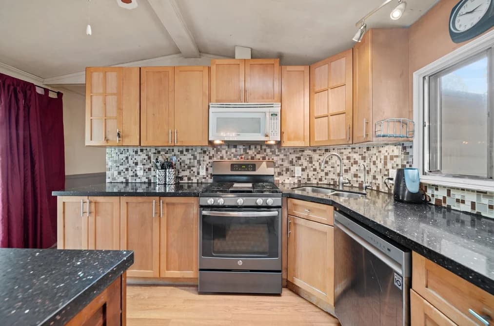34 12868 229TH STREET, Maple Ridge, BC — Residential for Sale - Photo 2
