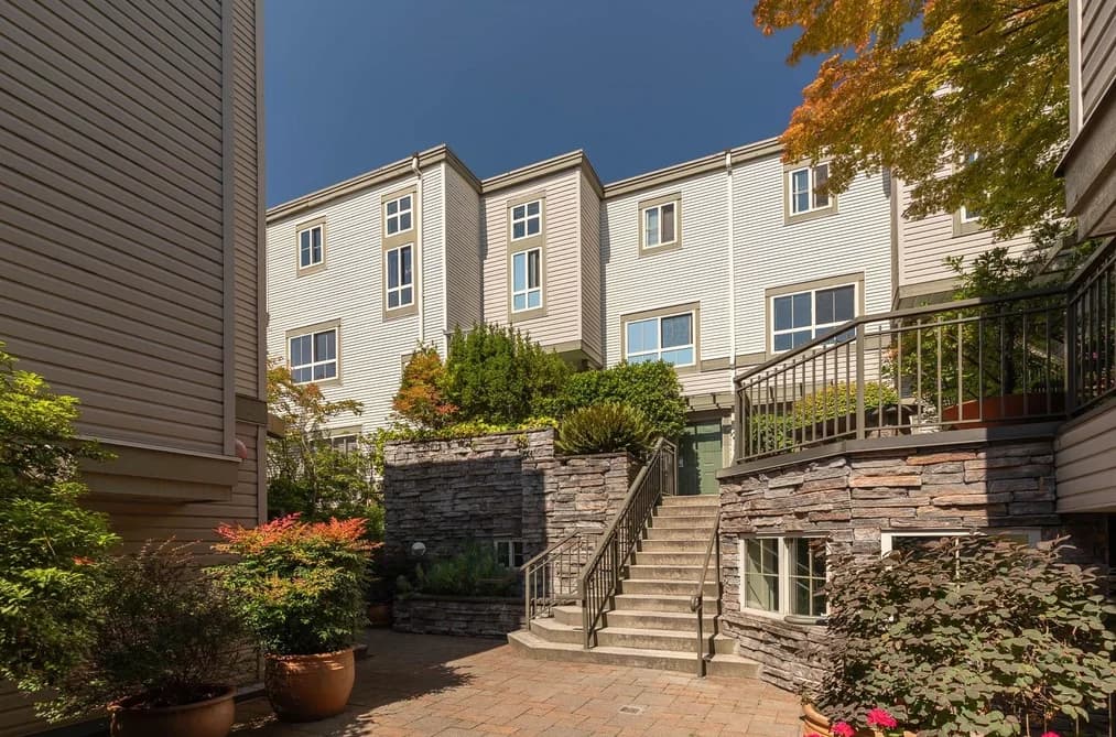 34 2375 W BROADWAY, Vancouver, BC — Residential for Sale - Main Photo