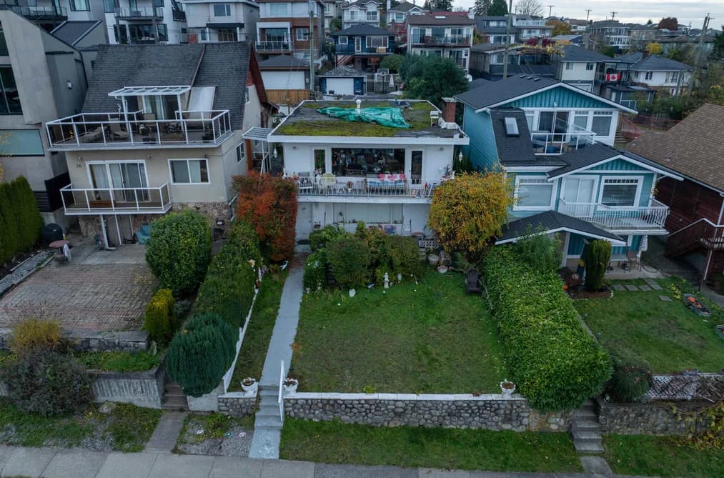 34 N HYTHE AVENUE, Burnaby, BC — Residential for Sale - Photo 2