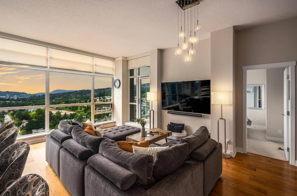3401 2968 GLEN DRIVE, Coquitlam, BC — Residential for Sale - Photo 2