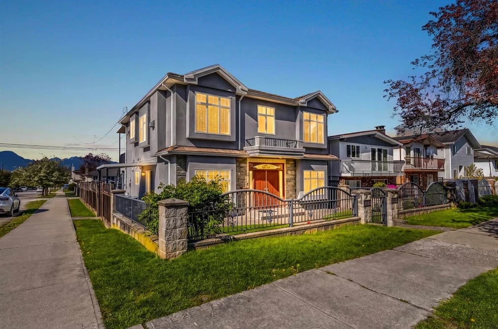 3403 E 26TH AVENUE, Vancouver, BC — Residential for Sale - Photo 2