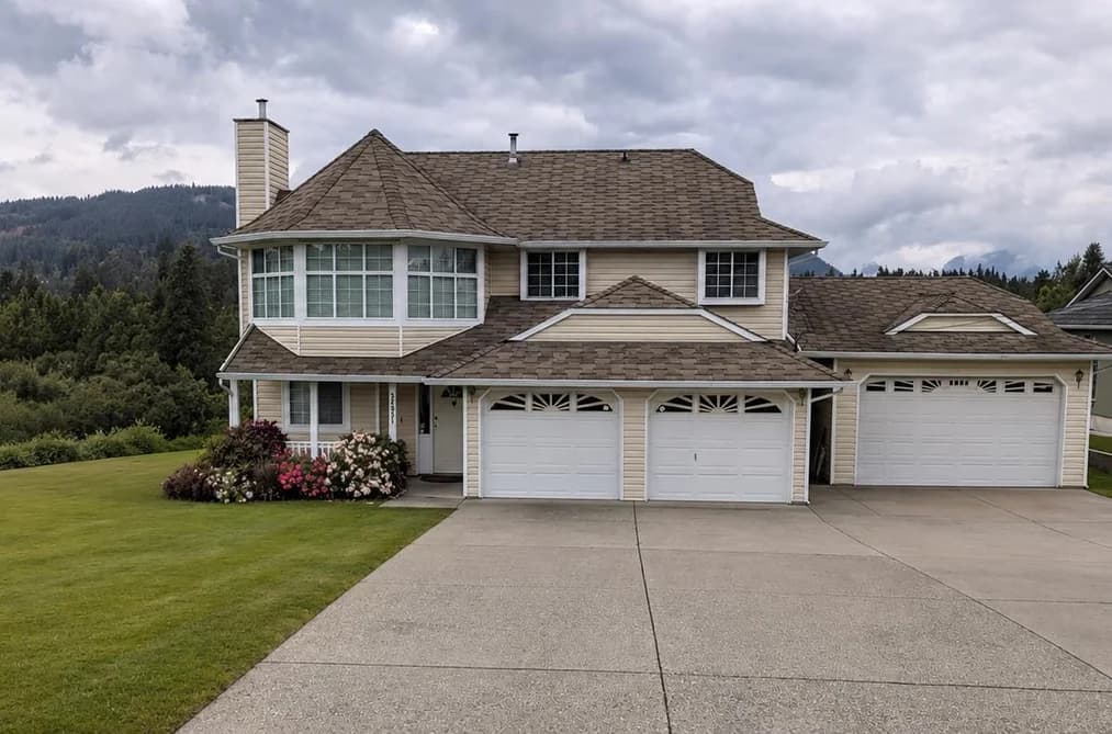 34051 YORK AVENUE, Mission, BC — Residential for Sale - Main Photo