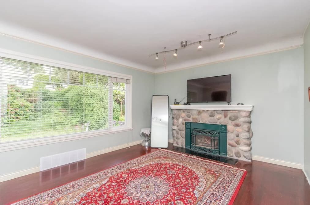 341 W 24TH STREET, North Vancouver, BC — Residential for Sale - Photo 2